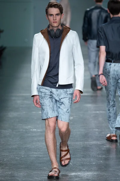 Look 30